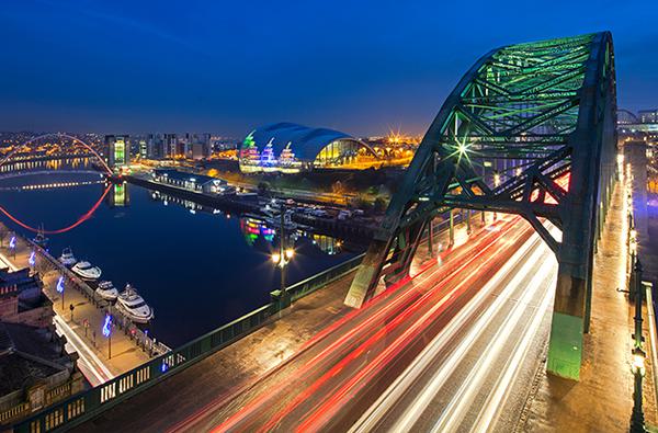 DNEE tyne bridge dusk